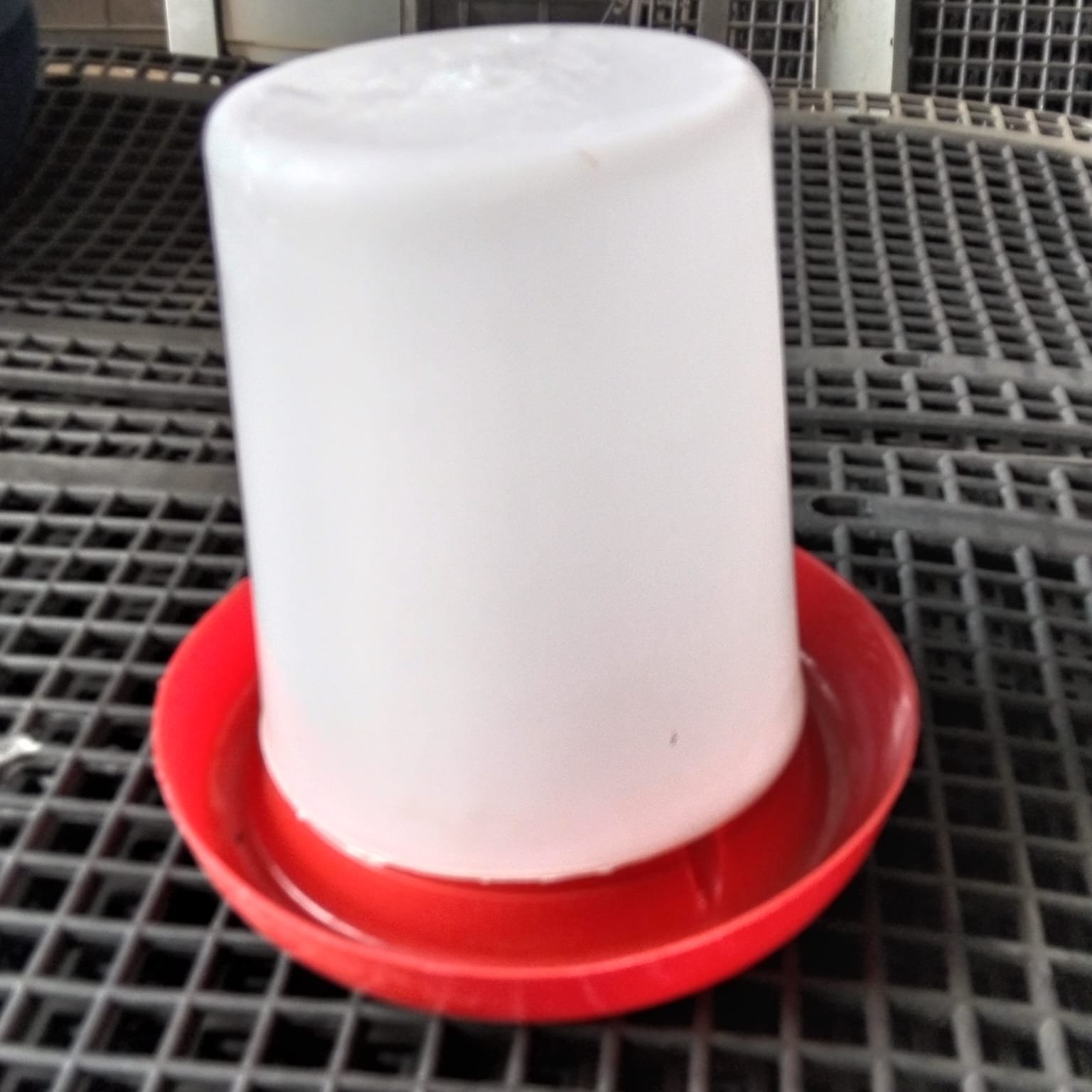 سقاية 8 لتر هرمي